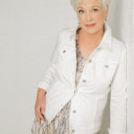 headshot photo of author lori keesey