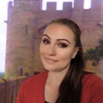 headshot photo of author eliza hampstead