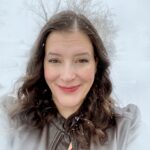 headshot of author shelly campbell